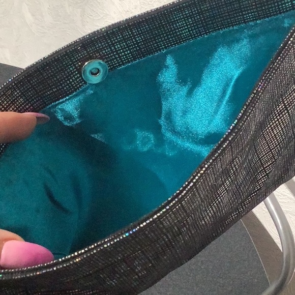 NEW - Holographic Silver fabric Clutch with turquoise satin inside - no pockets - Picture 3 of 4